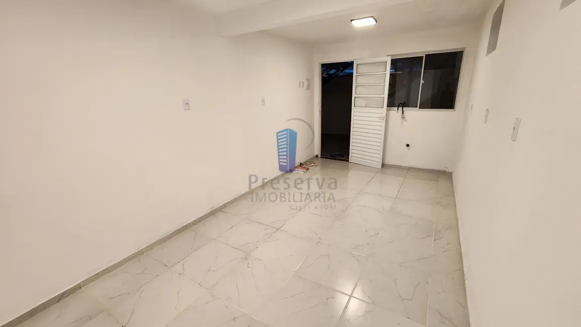 Foto 3 de Kitnet com 1 quarto para alugar, 17m2 em Cidade Nova, Itajai - SC