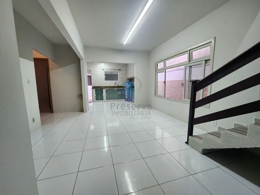 Foto 4 de Casa com 4 quartos para alugar, 230m2 em Dom Bosco, Itajai - SC
