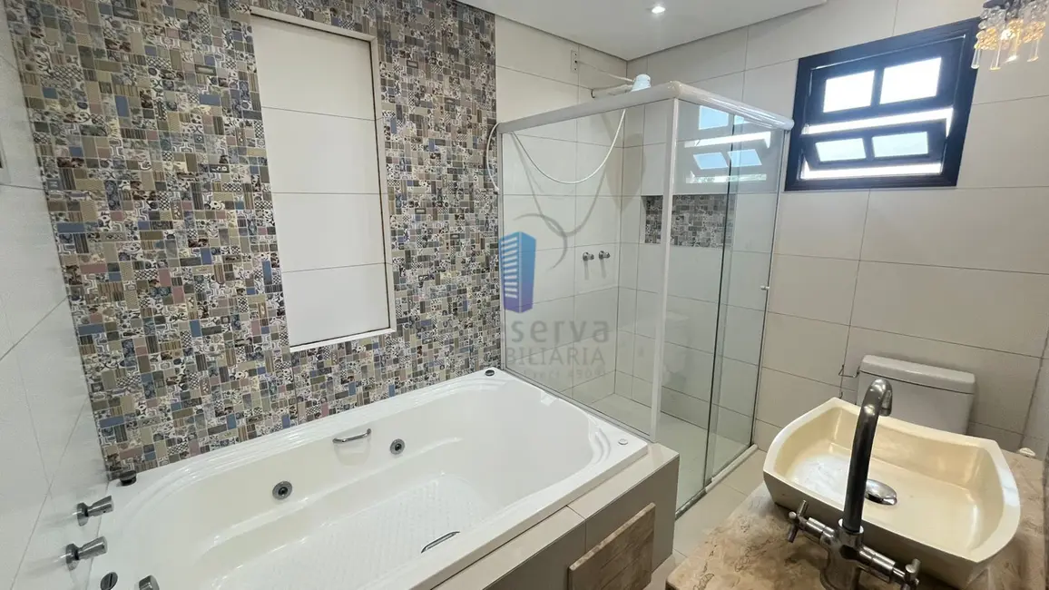 Foto 6 de Sobrado com 4 quartos para alugar, 248m2 em Fazenda, Itajai - SC