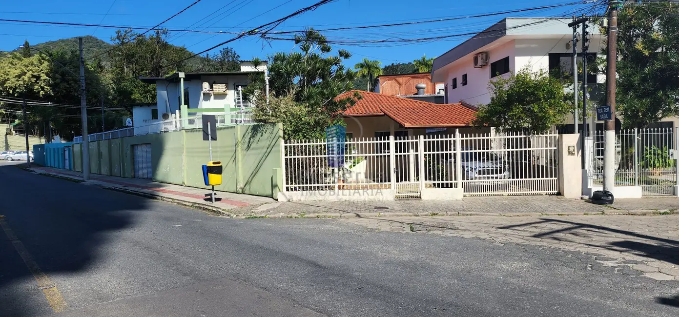 Foto 4 de Casa com 2 quartos para alugar, 100m2 em Fazenda, Itajai - SC