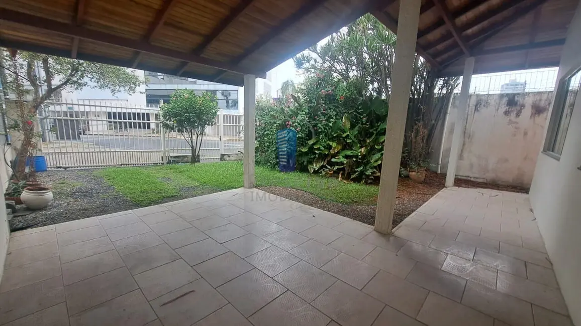 Casa com 2 quartos para alugar, 100m2 em Fazenda, Itajai - SC - imagem 2 Foto 2 de Casa com 2 quartos para alugar, 100m2 em Fazenda, Itajai - SC