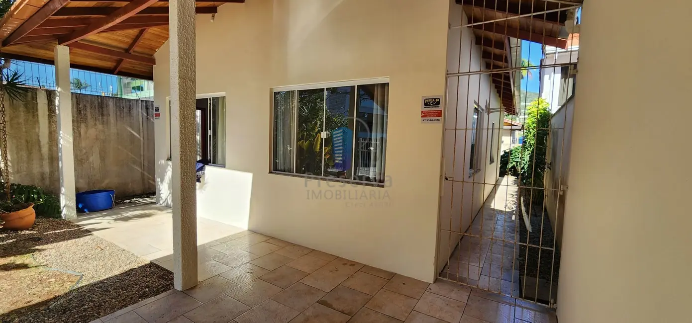 Foto 5 de Casa com 2 quartos para alugar, 100m2 em Fazenda, Itajai - SC
