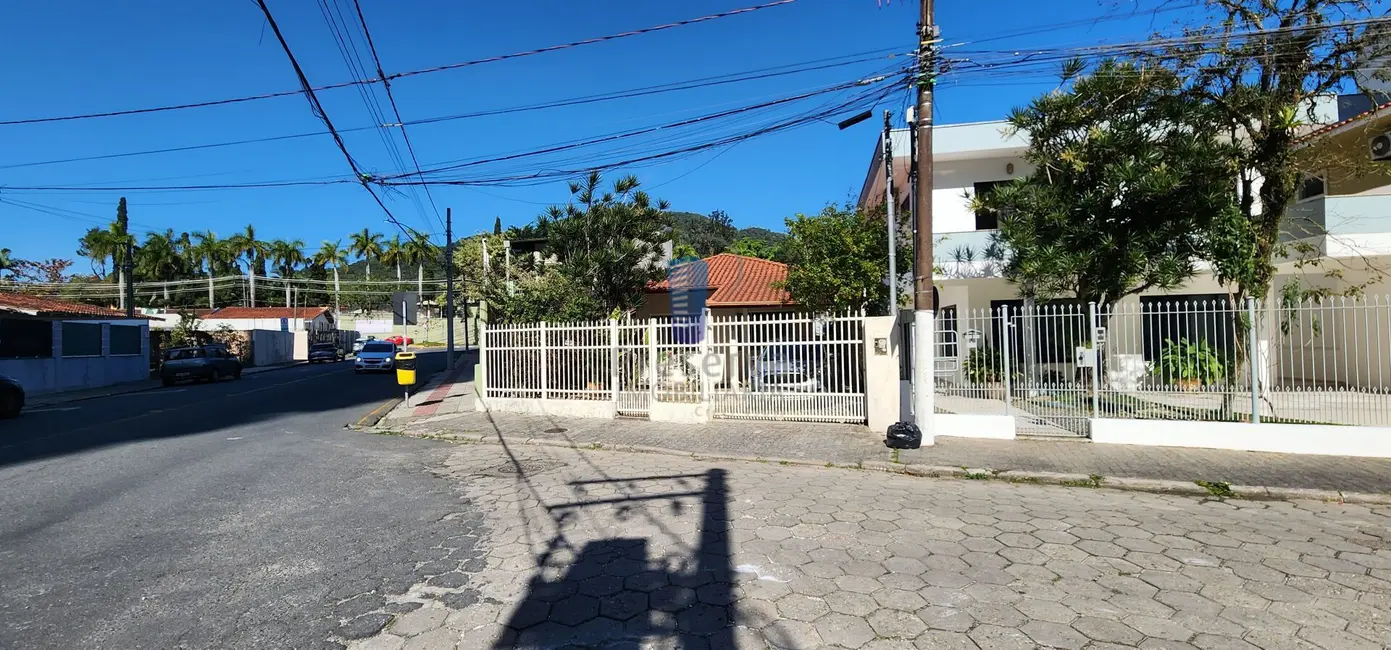 Foto 23 de Casa com 2 quartos para alugar, 100m2 em Fazenda, Itajai - SC