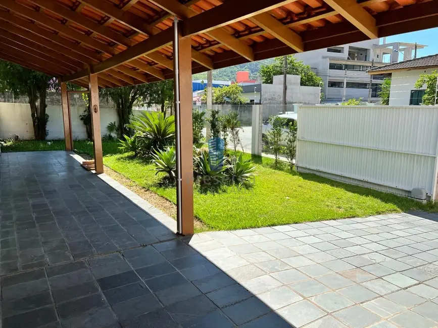 Foto 3 de Casa com 3 quartos para alugar, 400m2 em Fazendinha, Itajai - SC
