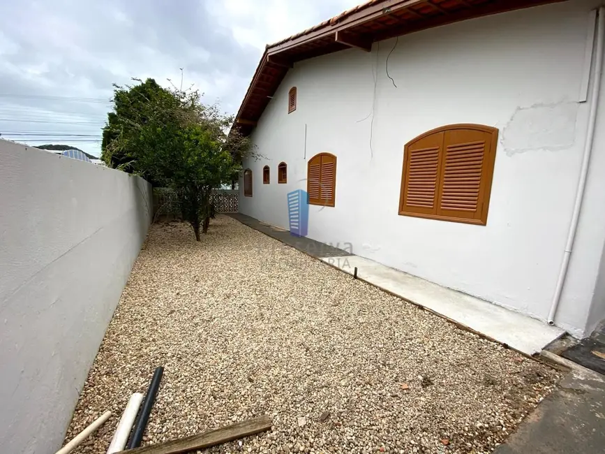 Foto 9 de Casa com 3 quartos para alugar, 400m2 em Fazendinha, Itajai - SC