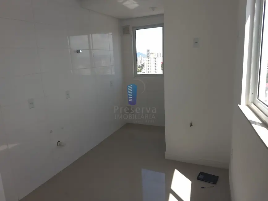 Apartamento com 2 quartos para alugar, 80m2 em Centro, Itajai - SC - imagem 2 Foto 2 de Apartamento com 2 quartos para alugar, 80m2 em Centro, Itajai - SC