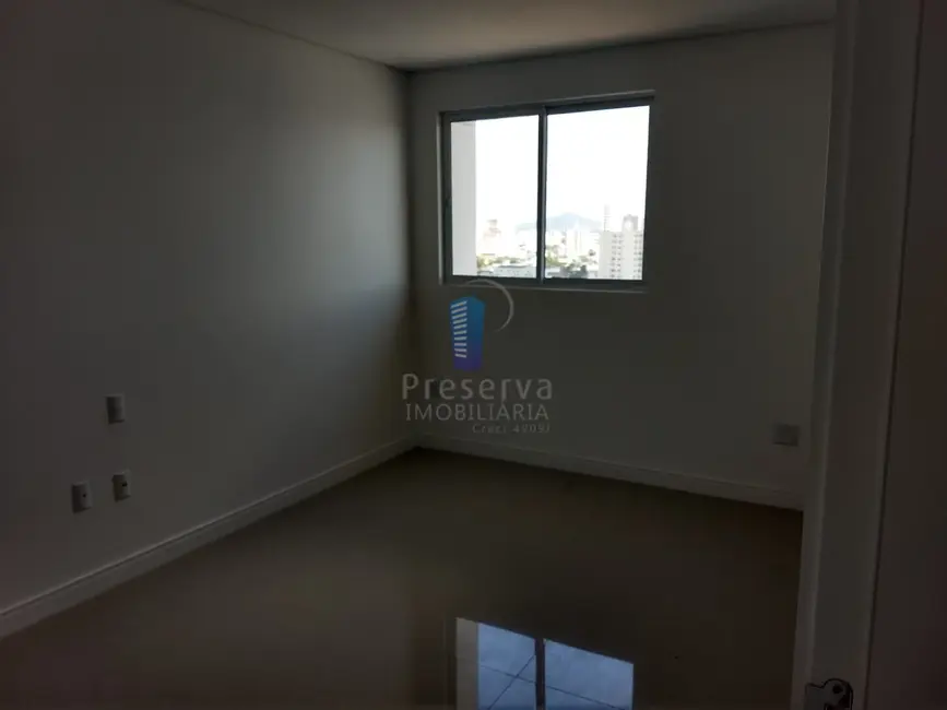 Apartamento com 2 quartos para alugar, 80m2 em Centro, Itajai - SC - imagem 6 Foto 6 de Apartamento com 2 quartos para alugar, 80m2 em Centro, Itajai - SC