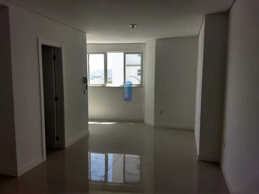 Apartamento com 2 quartos para alugar, 80m2 em Centro, Itajai - SC - imagem 5 Foto 5 de Apartamento com 2 quartos para alugar, 80m2 em Centro, Itajai - SC