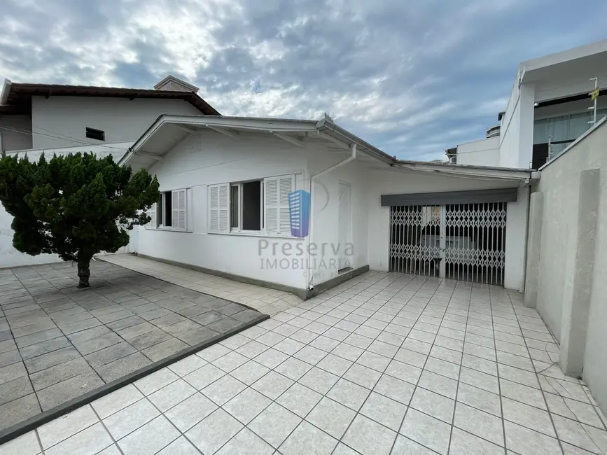 Casa com 3 quartos à venda, 108m2 em Centro, Itajai - SC - imagem 2 Foto 2 de Casa com 3 quartos à venda, 108m2 em Centro, Itajai - SC