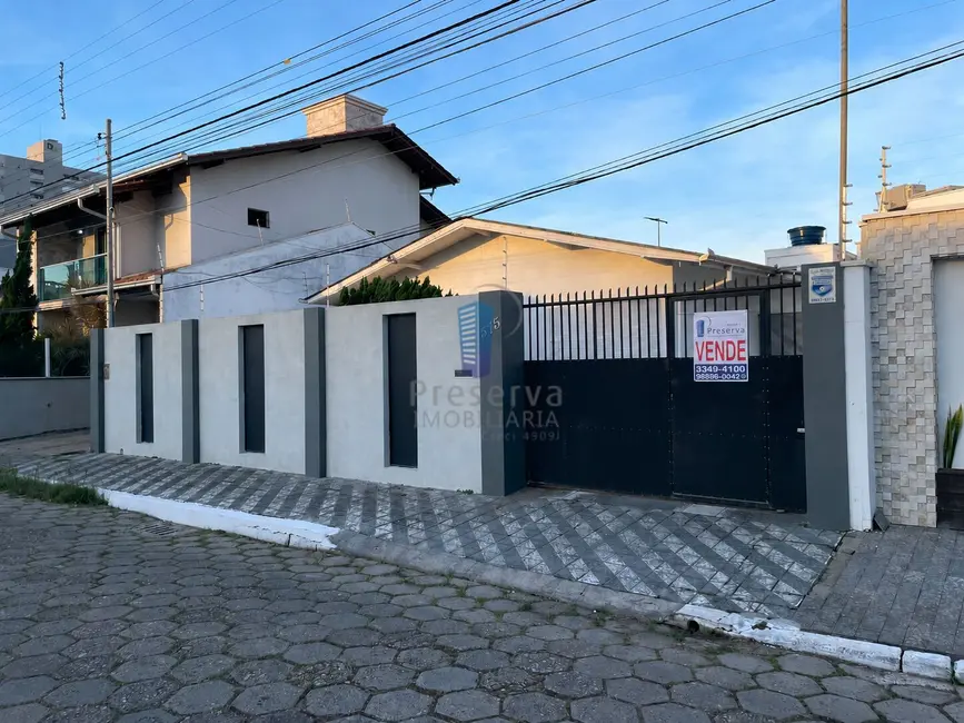 Casa com 3 quartos à venda, 108m2 em Centro, Itajai - SC - imagem 1 Foto 1 de Casa com 3 quartos à venda, 108m2 em Centro, Itajai - SC