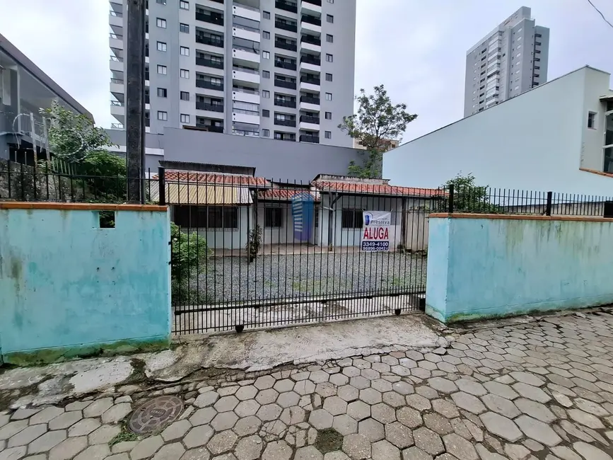Casa com 3 quartos para alugar, 145m2 em Centro, Itajai - SC - imagem 1 Foto 1 de Casa com 3 quartos para alugar, 145m2 em Centro, Itajai - SC