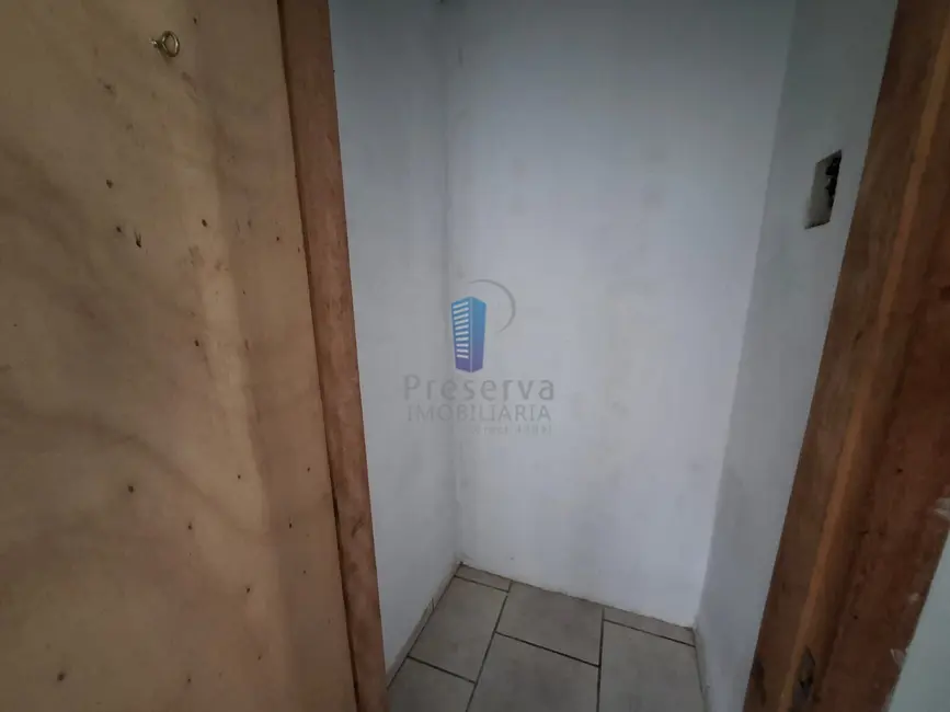 Casa com 3 quartos para alugar, 145m2 em Centro, Itajai - SC - imagem 9 Foto 9 de Casa com 3 quartos para alugar, 145m2 em Centro, Itajai - SC