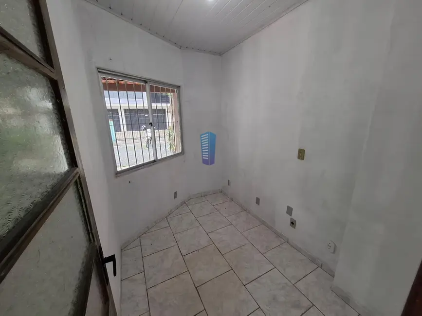 Casa com 3 quartos para alugar, 145m2 em Centro, Itajai - SC - imagem 8 Foto 8 de Casa com 3 quartos para alugar, 145m2 em Centro, Itajai - SC