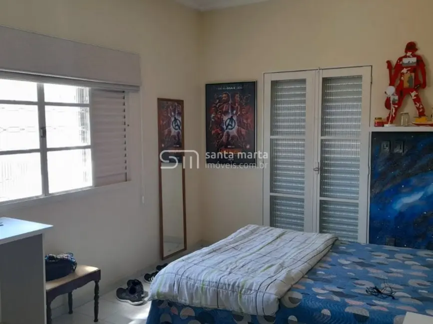 Foto 4 de Sobrado com 4 quartos à venda, 267m2 em Vila Geny, Lorena - SP