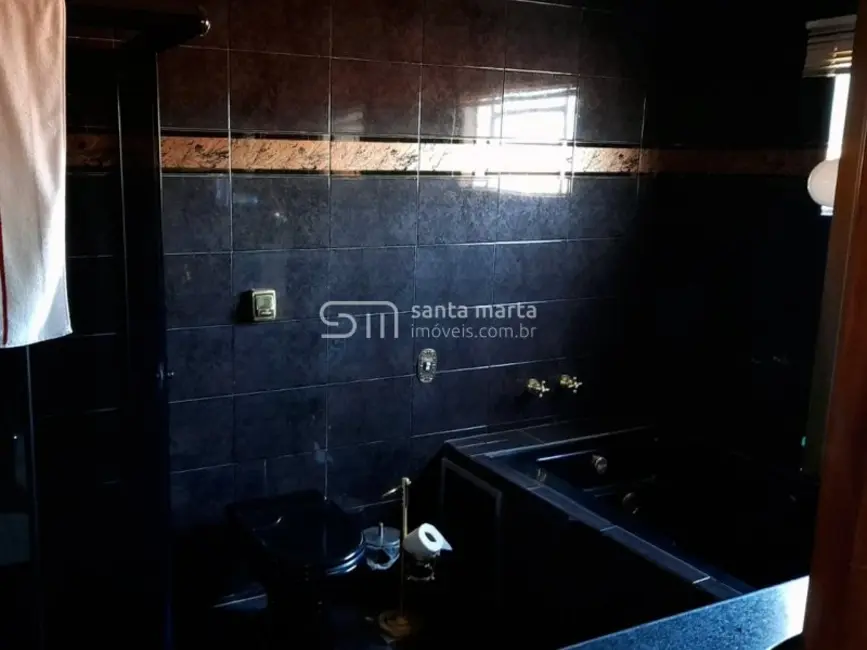 Foto 5 de Sobrado com 4 quartos à venda, 267m2 em Vila Geny, Lorena - SP