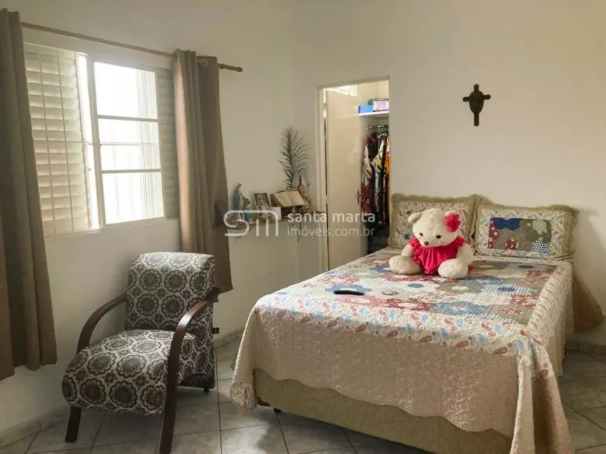 Foto 5 de Casa com 3 quartos à venda, 300m2 em Vila Geny, Lorena - SP