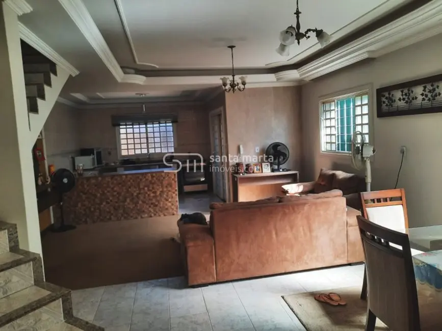 Foto 3 de Sobrado com 2 quartos à venda, 245m2 em Cidade Industrial, Lorena - SP