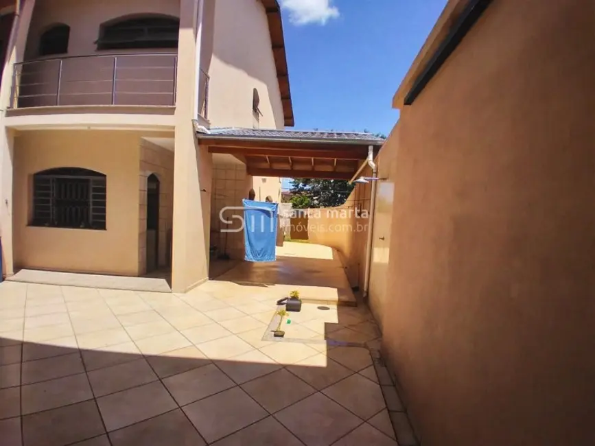 Foto 8 de Sobrado com 3 quartos à venda, 300m2 em Lorena - SP