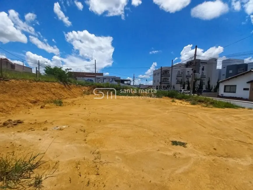 Foto 2 de Terreno / Lote à venda, 600m2 em Cachoeira Paulista - SP