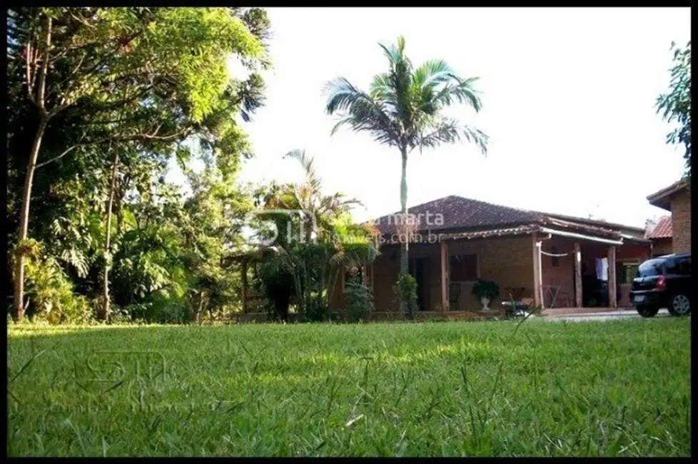 Fazenda / Haras com 2 quartos à venda, 300m2 em Piquete - SP - imagem 1 Foto 1 de Fazenda / Haras com 2 quartos à venda, 300m2 em Piquete - SP