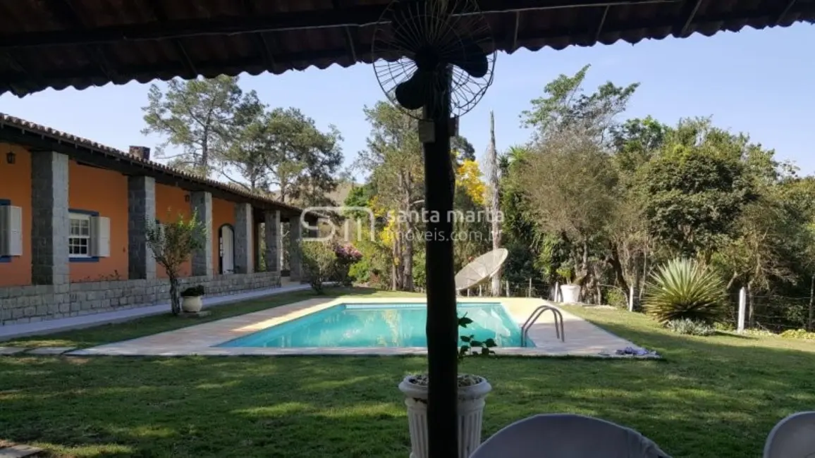 Fazenda / Haras à venda, 300m2 em Cruzeiro - SP - imagem 2 Foto 2 de Fazenda / Haras à venda, 300m2 em Cruzeiro - SP