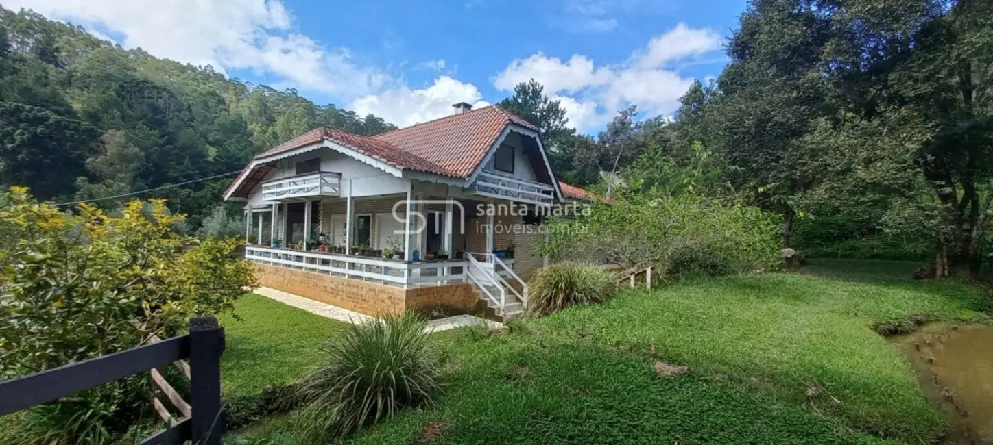 Foto 2 de Fazenda / Haras com 3 quartos à venda, 160m2 em Delfim Moreira - MG