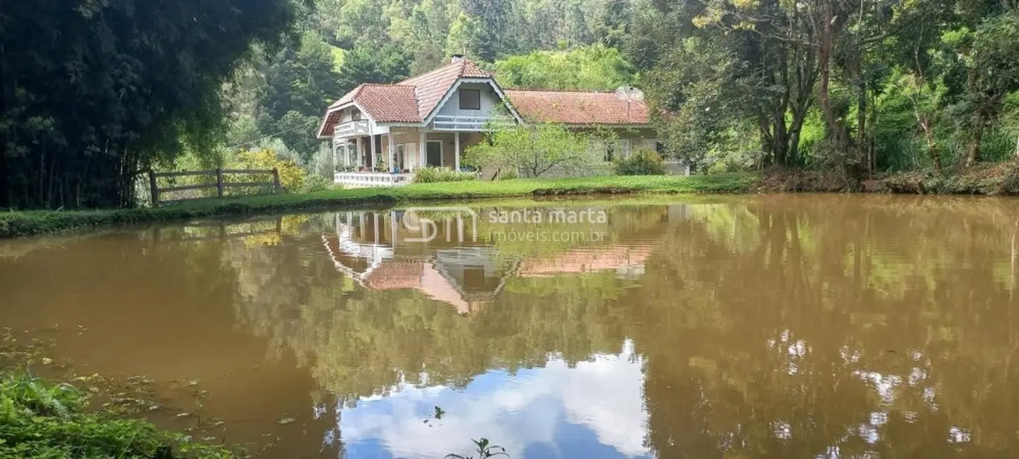 Foto 1 de Fazenda / Haras com 3 quartos à venda, 160m2 em Delfim Moreira - MG
