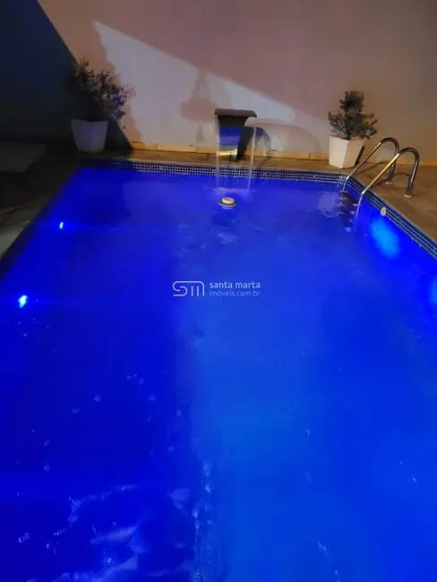 Casa com 2 quartos à venda, 315m2 em Vila Geny, Lorena - SP - imagem 3 Foto 3 de Casa com 2 quartos à venda, 315m2 em Vila Geny, Lorena - SP