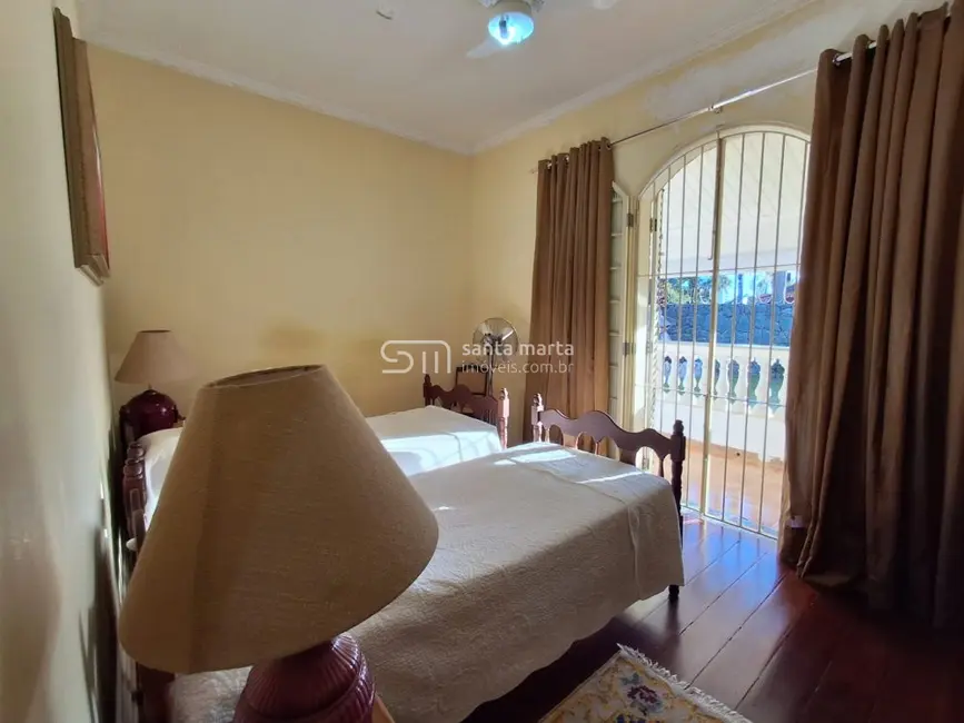 Chácara com 3 quartos à venda, 2200m2 em Lorena - SP - imagem 4 Foto 4 de Chácara com 3 quartos à venda, 2200m2 em Lorena - SP