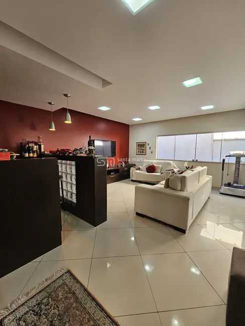 Casa com 3 quartos à venda, 615m2 em Socorro, Pindamonhangaba - SP - imagem 7 Foto 7 de Casa com 3 quartos à venda, 615m2 em Socorro, Pindamonhangaba - SP