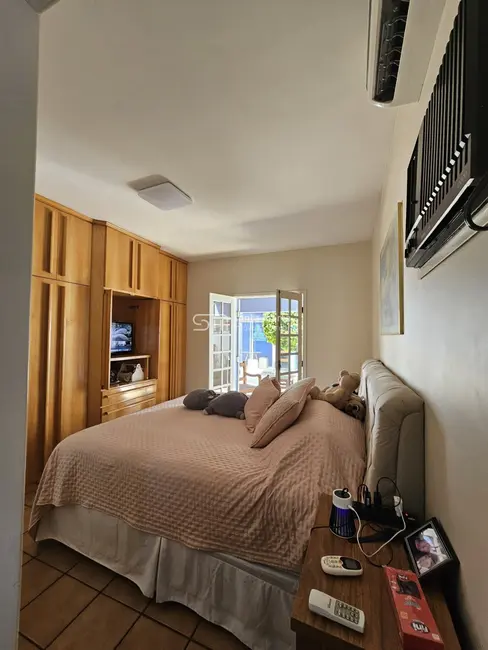 Casa com 3 quartos à venda, 615m2 em Socorro, Pindamonhangaba - SP - imagem 2 Foto 2 de Casa com 3 quartos à venda, 615m2 em Socorro, Pindamonhangaba - SP