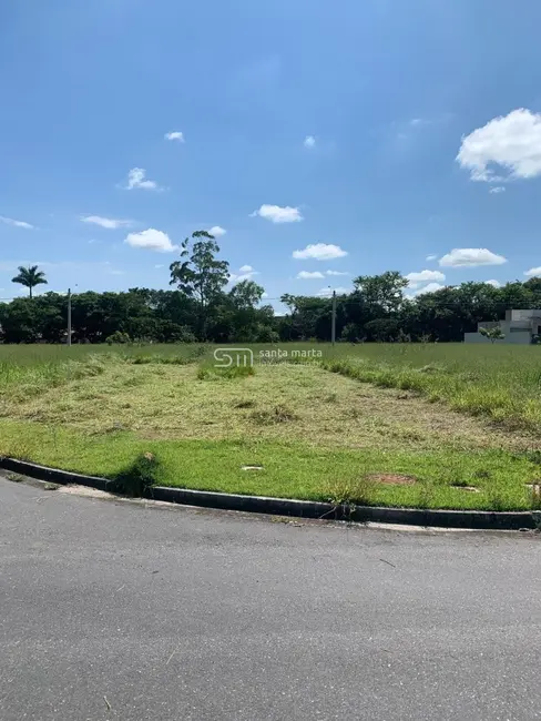 Foto 1 de Terreno / Lote à venda, 720m2 em Lorena - SP