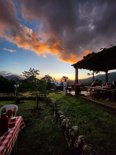 Foto 2 de Fazenda / Haras à venda, 123m2 em Delfim Moreira - MG