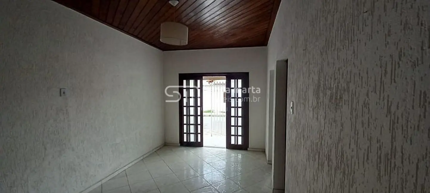 Foto 4 de Casa com 2 quartos à venda, 123m2 em Cabelinha, Lorena - SP