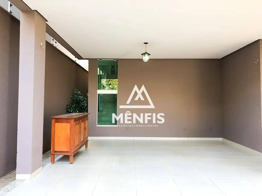 Foto 2 de Sobrado com 3 quartos à venda, 230m2 em Plano Diretor Sul, Palmas - TO