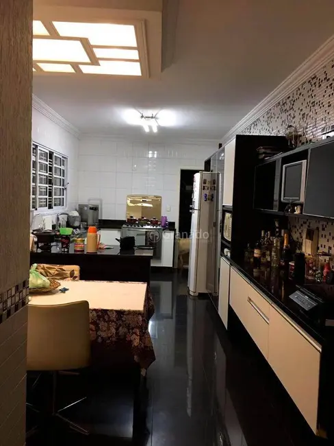 Sobrado com 3 quartos à venda, 330m2 em Santana, São Paulo - SP - imagem 8 Foto 8 de Sobrado com 3 quartos à venda, 330m2 em Santana, São Paulo - SP