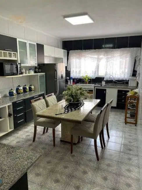 Foto 2 de Sobrado com 3 quartos à venda, 180m2 em Jardim Santa Mena, Guarulhos - SP