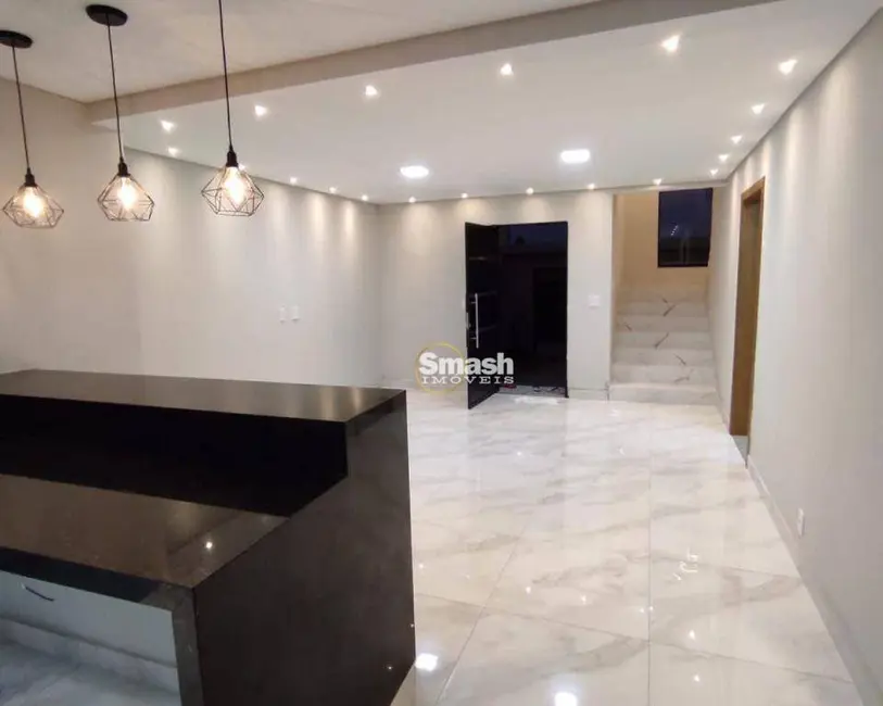 Sobrado com 3 quartos à venda, 175m2 em Loteamento Vale das Flores, Atibaia - SP - imagem 2 Foto 2 de Sobrado com 3 quartos à venda, 175m2 em Loteamento Vale das Flores, Atibaia - SP