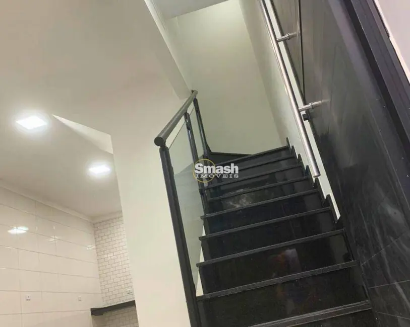 Sobrado com 3 quartos à venda, 141m2 em Jardim do Triunfo, Guarulhos - SP - imagem 9 Foto 9 de Sobrado com 3 quartos à venda, 141m2 em Jardim do Triunfo, Guarulhos - SP