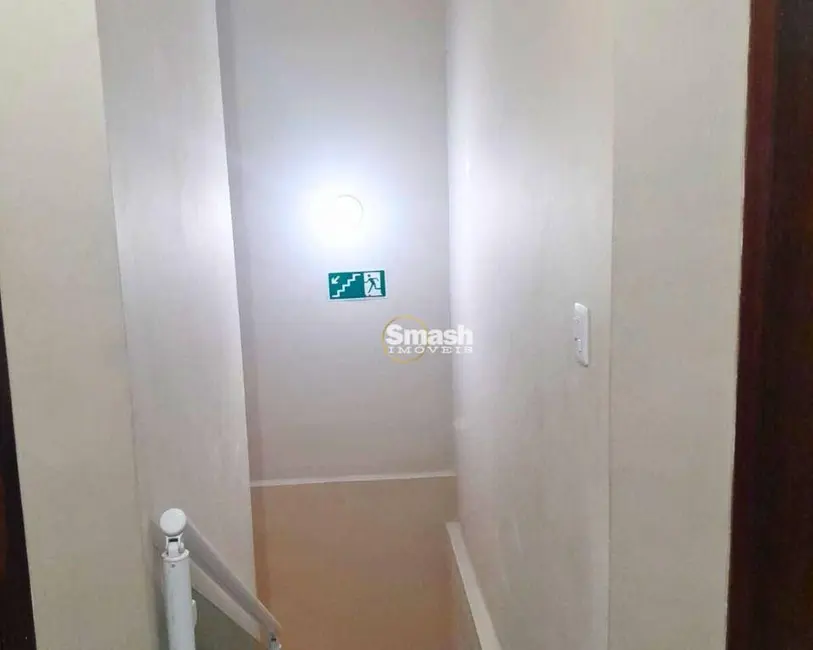 Foto 3 de Sala Comercial para alugar, 30m2 em Vila das Palmeiras, Guarulhos - SP