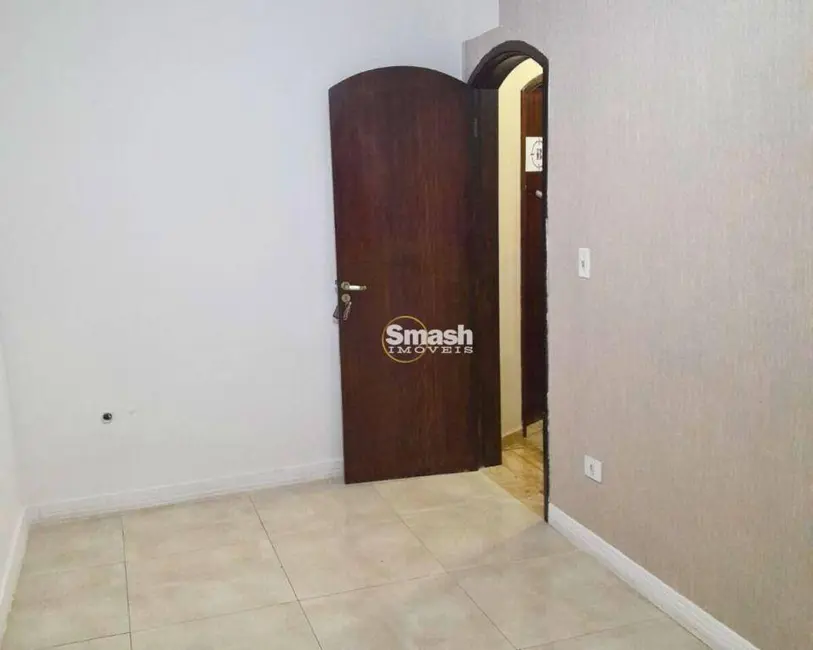 Foto 2 de Sala Comercial para alugar, 30m2 em Vila das Palmeiras, Guarulhos - SP