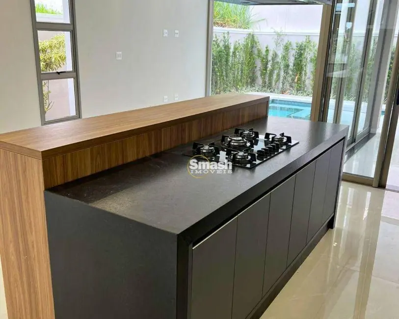 Foto 3 de Casa com 4 quartos à venda, 300m2 em Residencial Real Park, Aruja - SP