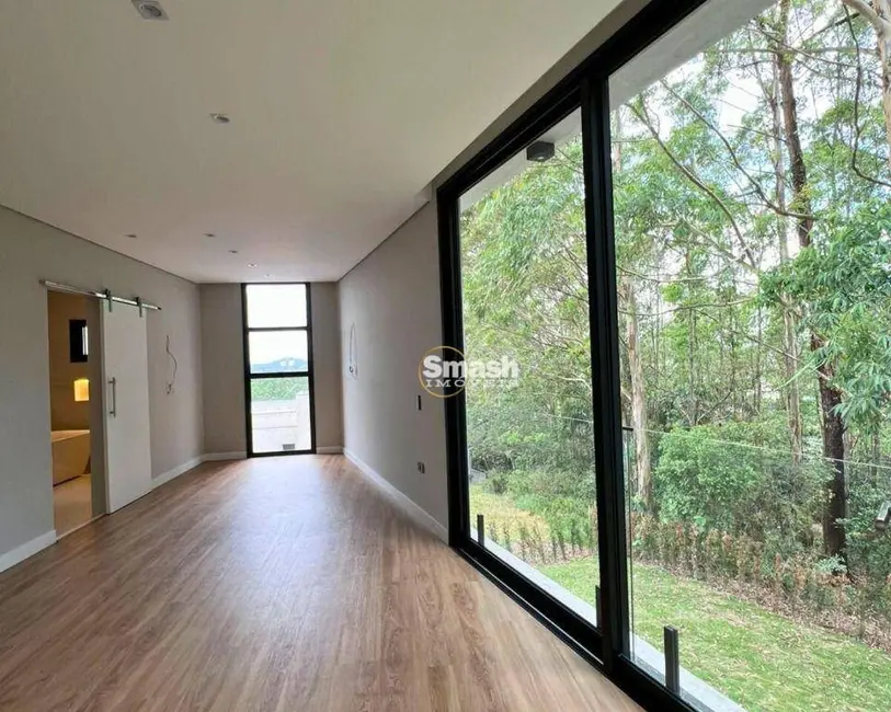 Foto 3 de Casa com 4 quartos à venda, 330m2 em Residencial Real Park, Aruja - SP