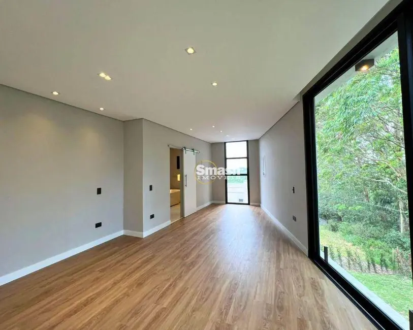 Foto 4 de Casa com 4 quartos à venda, 330m2 em Residencial Real Park, Aruja - SP