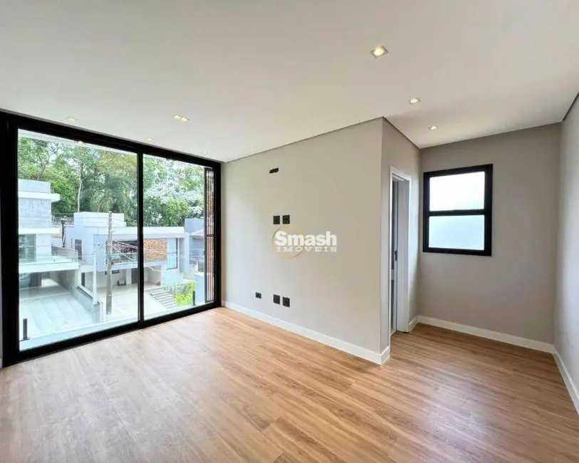 Foto 5 de Casa com 4 quartos à venda, 330m2 em Residencial Real Park, Aruja - SP