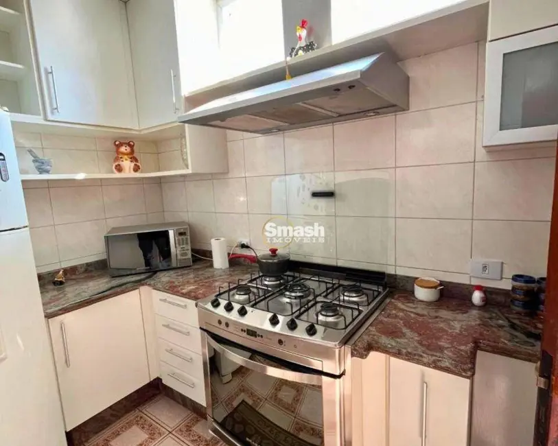 Sobrado com 3 quartos à venda, 250m2 em Parque Continental II, Guarulhos - SP - imagem 7 Foto 7 de Sobrado com 3 quartos à venda, 250m2 em Parque Continental II, Guarulhos - SP