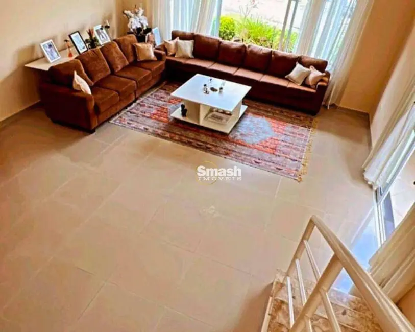 Foto 9 de Casa com 4 quartos à venda, 300m2 em Aruja - SP