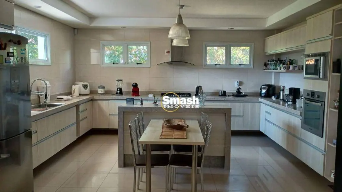 Casa de Condomínio com 5 quartos à venda, 1009m2 em Centro, Santo Antonio Do Pinhal - SP - imagem 3 Foto 3 de Casa de Condomínio com 5 quartos à venda, 1009m2 em Centro, Santo Antonio Do Pinhal - SP