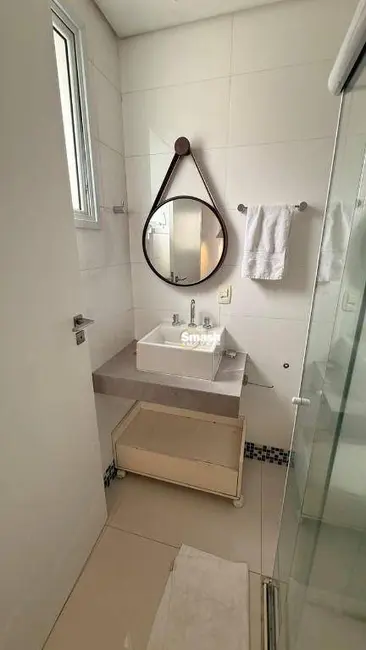 Sobrado com 3 quartos à venda, 308m2 em Jardim Maia, Guarulhos - SP - imagem 3 Foto 3 de Sobrado com 3 quartos à venda, 308m2 em Jardim Maia, Guarulhos - SP