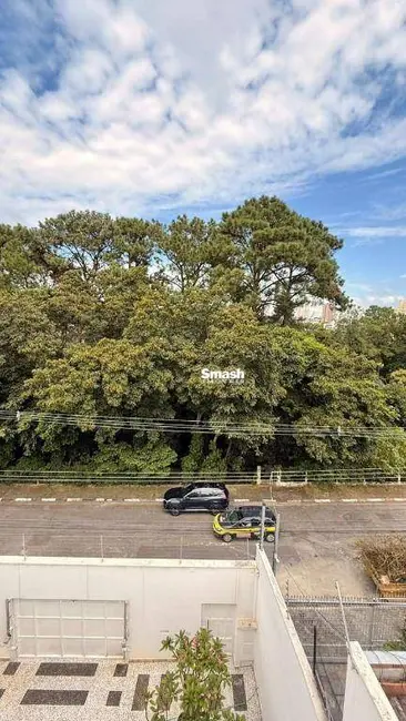 Sobrado com 3 quartos à venda, 308m2 em Jardim Maia, Guarulhos - SP - imagem 4 Foto 4 de Sobrado com 3 quartos à venda, 308m2 em Jardim Maia, Guarulhos - SP